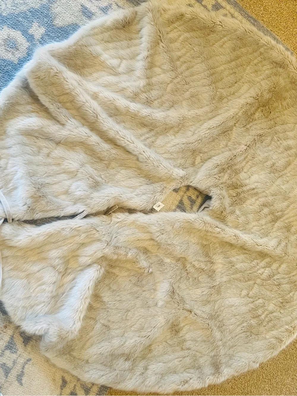 Pottery Barn Faux Fur Tree Skirt in Light Beige/Cream